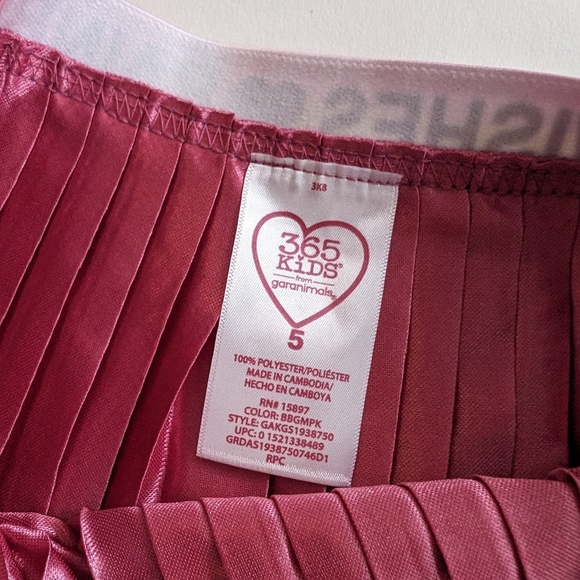 Shiny pink skirt 5 years old - Picture 4 of 4